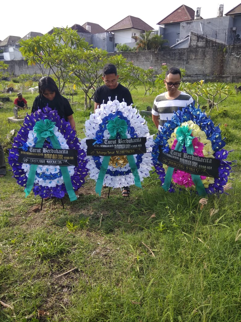 Toko Bunga Meja Cinambo